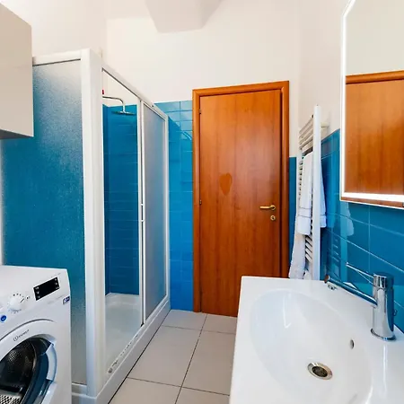 Guesthost - Alba Charming Flat With Parking Appartamento